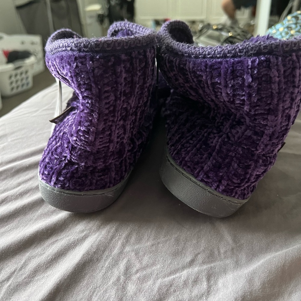 Muk Luks - slippers size xlg - Picture 4 of 7